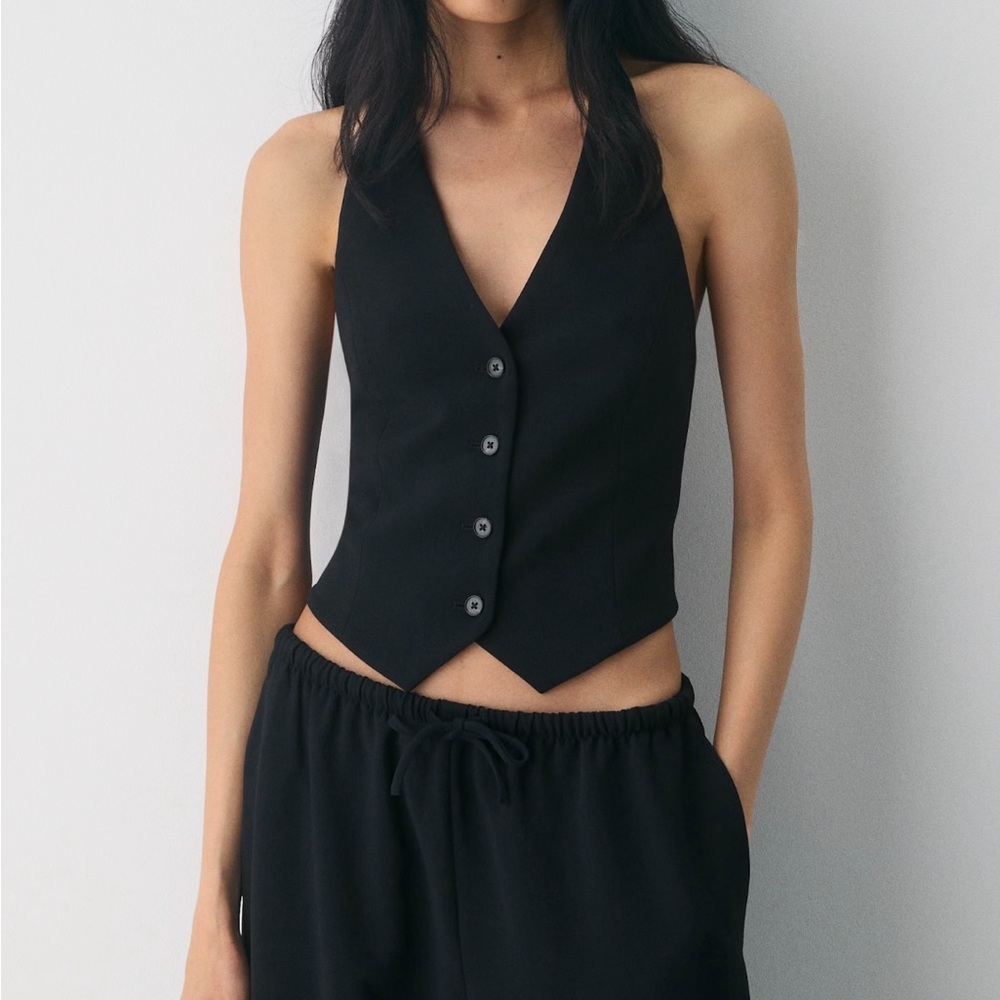 Aritzia Black V-Neck Tailored Button Vest Tank
